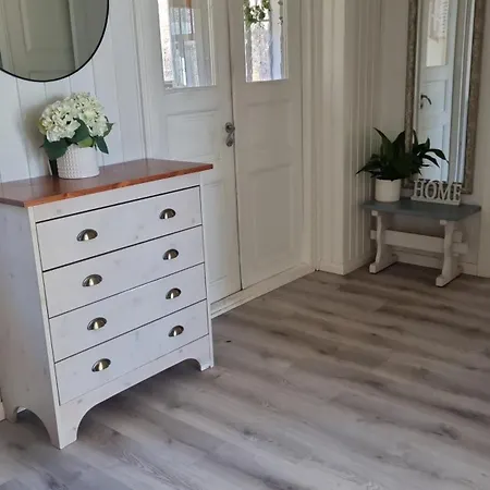 And By The Sea Lägenhet Sunnanberg