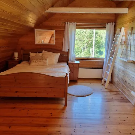 Lägenhet And By The Sea